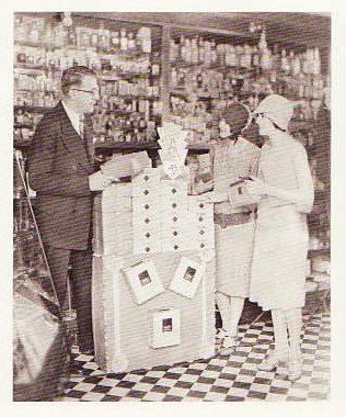 Women Buying MODESS, 1920s
