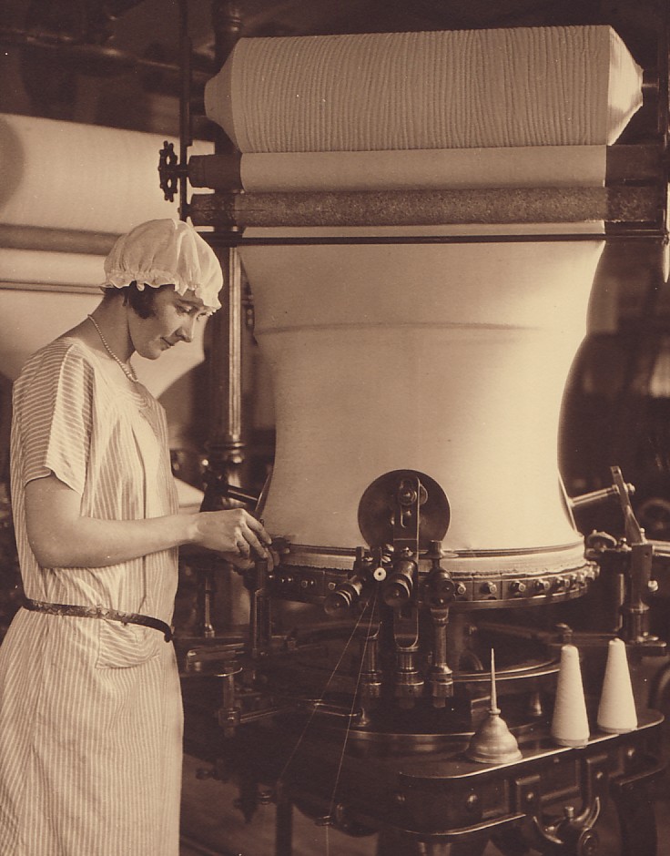 gauze-worker-1920s